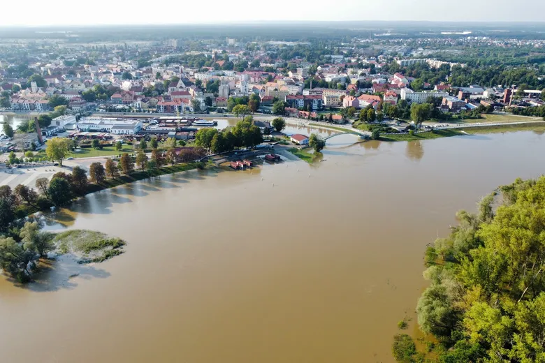 Польща випустить посібник на випадок війни чи стихійного лиха