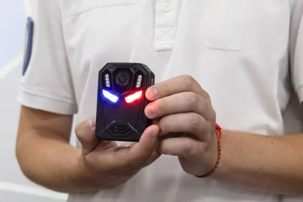 ТЦК зобов'яжуть носити бодікамери з 1 вересня - Міноборони