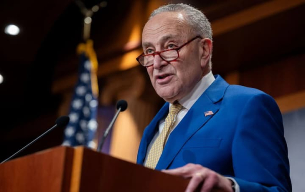 "Це не дипломатія, а театр": Шумер про зустріч Трампа з путіним