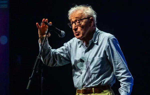 Після виступу Вуді Аллена на російському фестивалі українські театри почали кенселінг Після виступу Вуді Аллена на російському фестивалі українські театри почали кенселінг