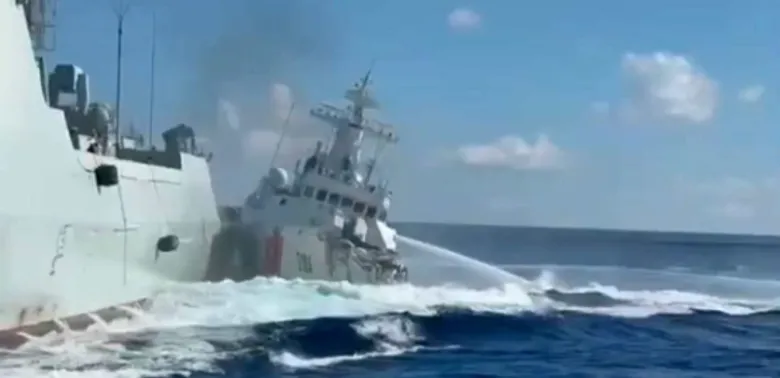 Китайські кораблі зіткнулися під час переслідування філіппінського судна – відео Китайські кораблі зіткнулися під час переслідування філіппінського судна – відео