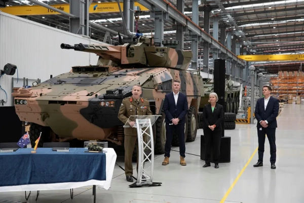 Підписання угоди на експорт 100 GTX Boxer до Німеччини на австралійських потужностях з виробництва цих машин