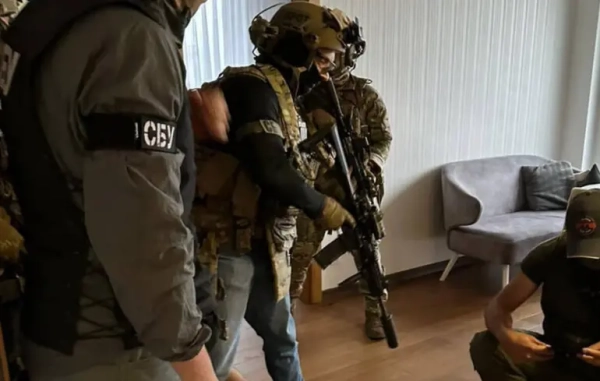 Цивінський прокоментував протистояння СБУ та антикорупційних інституцій Цивінський прокоментував протистояння СБУ з антикорупційними інституціями