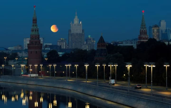 Ядерні амбіції у космосі: росія планує звести атомну електростанцію на Місяці за десять років