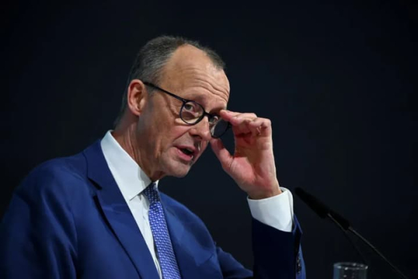 Європа приєднується: Мерц відправляє радника на переговори щодо миру у Маямі - dpa