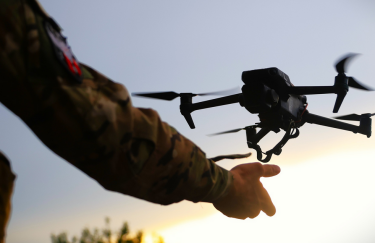 військовий ЗСУ, дрон