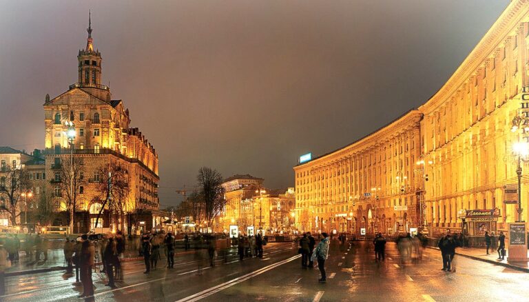 Вечірній Київ без натовпу: прогулянки, які найкраще відчуваються після заходу сонця