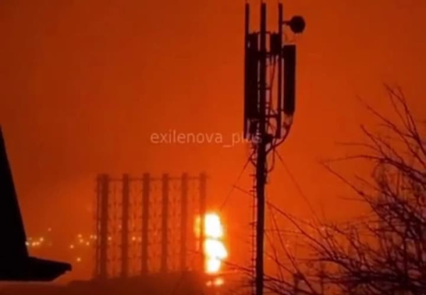 У краснодарському краї рф вибухи: горить ключовий вузол первинної переробки нафти на місцевому НПЗ