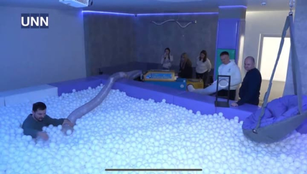 У Києві відкрили третє релакс-сховище "Без хвиль": простір безпеки й ментальної підтримки під час тривог