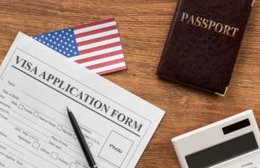 США призупиняють оформлення віз для 75 країн світу. / Freepik віза в США