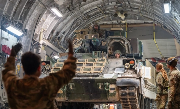 Американська армія нарощує важке озброєння на Середньому Сході. 3