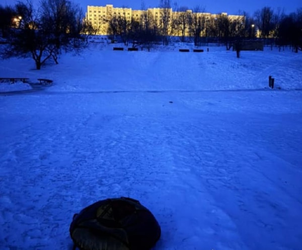 70-річна мешканка Харкова померла, спускаючись на тюбі.