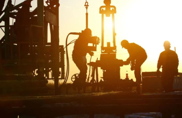 Ціни на нафту трохи зросли після найбільшого річного падіння з 2020 року