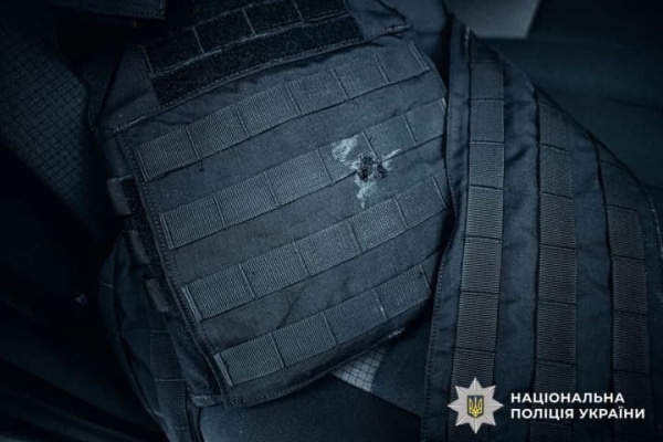 У Луцьку чоловік вистрелив у поліцейського, який прикрив жінку з дитиною