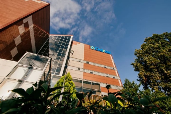 Платформу, створену для того, щоб пацієнти ділилися своїми історіями про лікування в скандальній клініці Odrex, знову заблокували