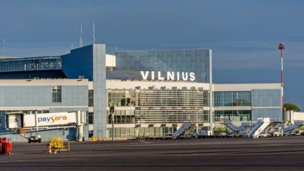 Аеропорт Вільнюса знову призупинив роботу через ймовірне проникнення повітряних куль з білорусі