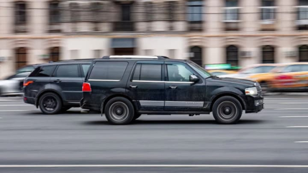 Латвія передасть Україні чергову партію конфіскованих авто, серед яких люксовий Lincoln