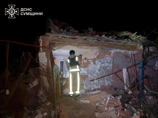 Російська авіація атакувала житлові квартали Сум: є травмовані, зокрема 7-річна дитина, пошкоджено 15 будівель. 4