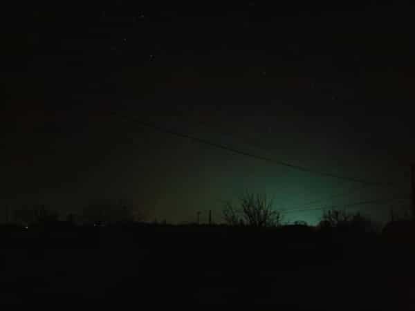 Маріуполь занурився у темряву: удар по підстанції спричинив масовий блекаут