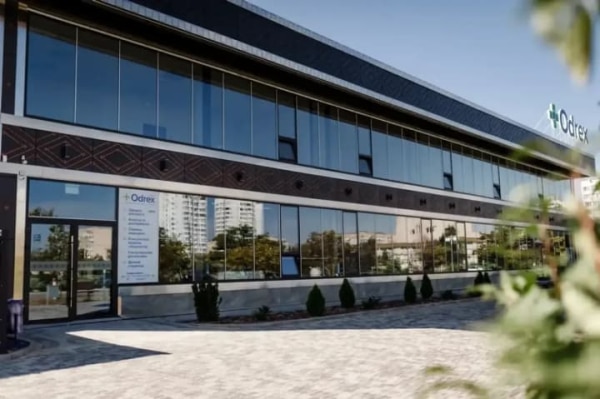 Різні версії однієї операції: вдова померлого пацієнта Odrex виявила факти підробки клінікою медичної документації