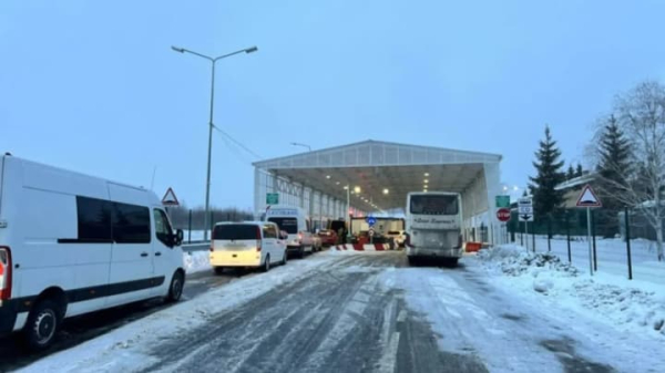Черги на кордоні: після Нового року найскладніша ситуація на польському напрямку