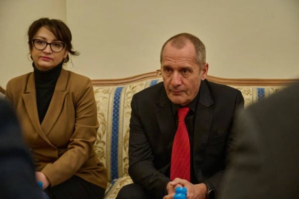 МЗС викликало главу місії МКЧХ через неприйнятну заяву про "удари по Україні та рф". Шерер визнав недоречність порівнянь