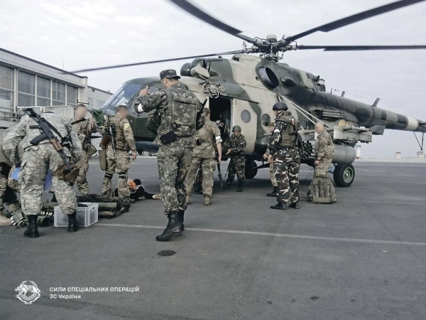 Сталеві воїни витримали, фортеця впала: Україна славить оборонців Донецького летовища 18 Сталеві воїни витримали, фортеця впала: Україна славить оборонців Донецького летовища 16