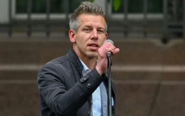 Очільник угорської опозиції Мадяр закинув Орбану "шантаж у стилі росії". 9