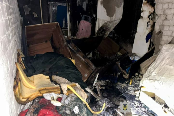 Рівне: у родинній суперечці син облив батька пальним та запалив вогонь. 5 У Рівному син під час сварки облив батька бензином і підпалив