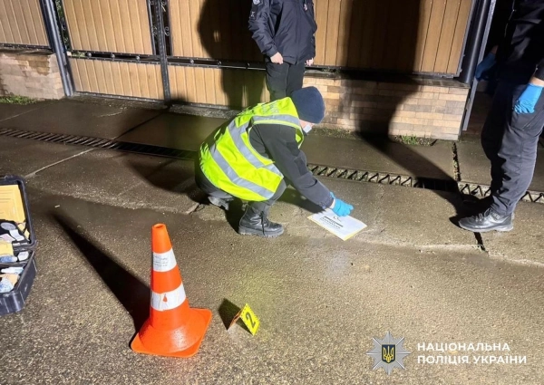 На Закарпатті арештували зловмисника, котрий жбурнув бойову гранату в помешкання поліцейського. 7 На Закарпатті арештували зловмисника, котрий жбурнув бойову гранату в помешкання поліцейського. 5