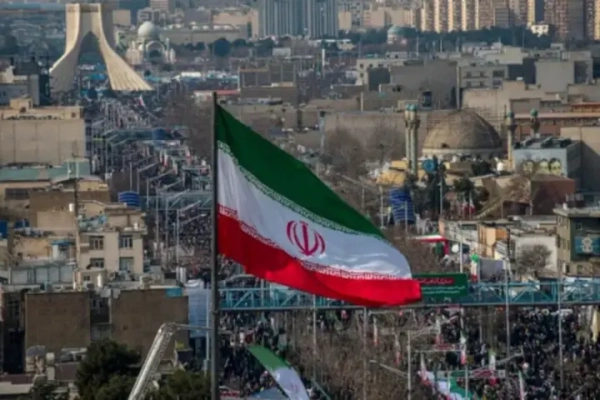 Іран проводить навчання військових в Ормузькій протоці через напруженість із США - преса 4 Іран проводить навчання військових в Ормузькій протоці через напруженість із США - преса 4