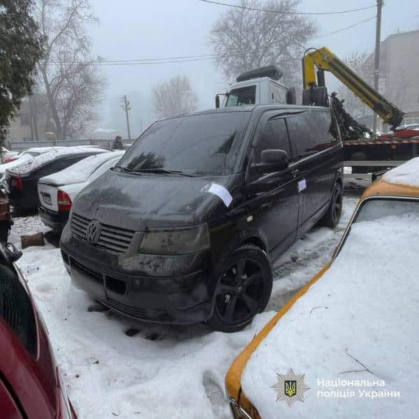 Поліція затримала угруповання, яке вивозило військових із місць служби і переправляло за кордон 14