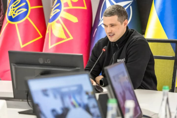 Канада надасть Україні AIM-ракети для боротьби з крилатими ракетами: зброя вже передається.