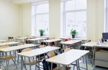 Київські школи без тепла переходять на віддалене навчання.