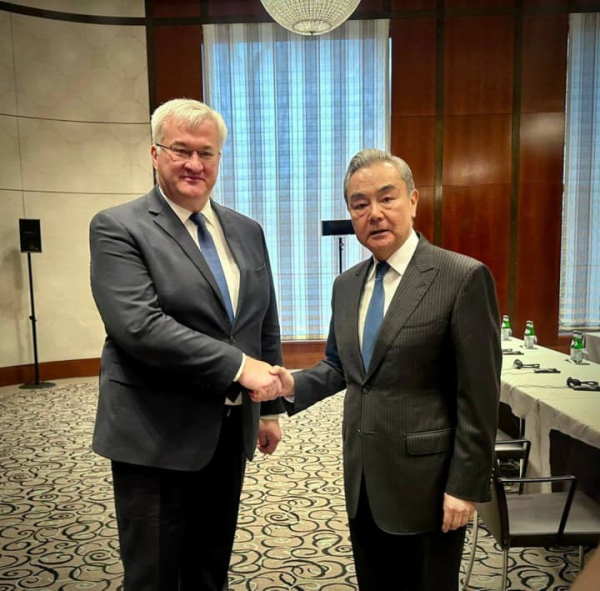 Пекін запропонує Україні гуманітарну енергетичну підтримку, заявив Сибіга.