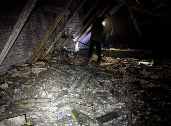 Російський безпілотник зруйнував будівлю райдержадміністрації в Чернігівській області. 2