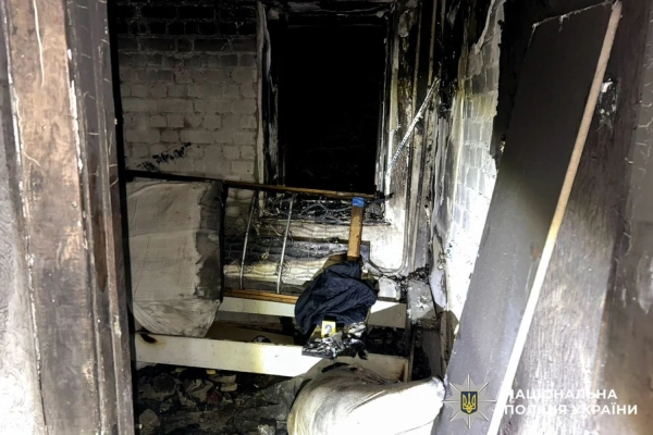 Рівне: у родинній суперечці син облив батька пальним та запалив вогонь. 8 Рівне: у родинній суперечці син облив батька пальним та запалив вогонь. 6