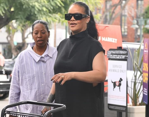 Ріанна і кільце: плітки про заручини розпалюються