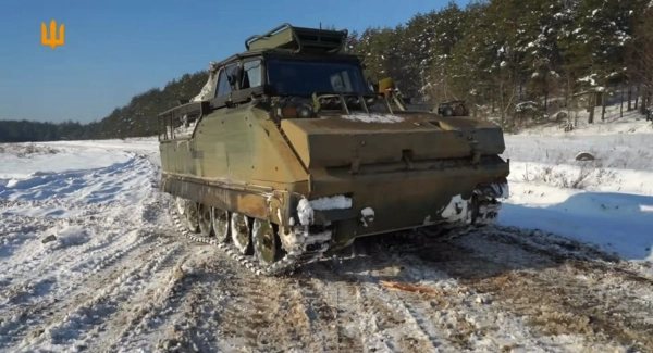 ЗСУ тренують водіїв на унікальних машинах YPR-765 9