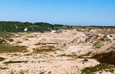 Спецдозволи на видобуток бурштину виставлено на торги: ціну зменшено наполовину. 2 Спецдозволи на видобуток бурштину виставлено на торги: ціну зменшено наполовину. 2