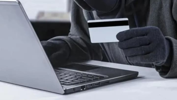 Аферисти дзвонять українцям, представляючись Monobank: поради, як захистити кошти