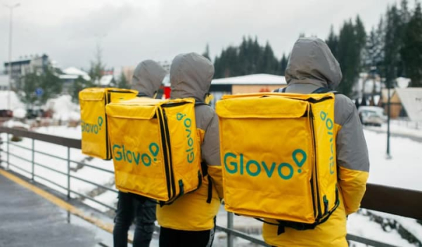 Помилкові списання чайових: Glovo визнала технічну проблему та обіцяє відшкодування.