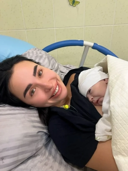 Екс-учасниця "Голосу країни" вперше представила дочку та розкрила її ім'я. 4