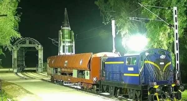 Індія провела успішний пуск балістичної ракети Agni-P з мобільної залізничної установки, аналогічної "Орєшніку". 3 Індія успішно випробувала балістичну ракету Agni-P на залізничній платформі схожу на "Орєшнік"