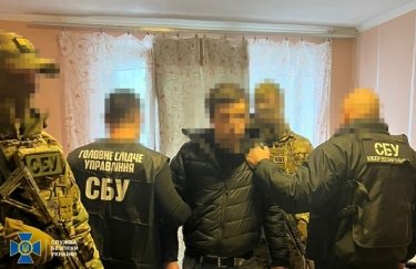 Київ: Банкір зливав росіянам особисті відомості клієнтів-військовослужбовців.