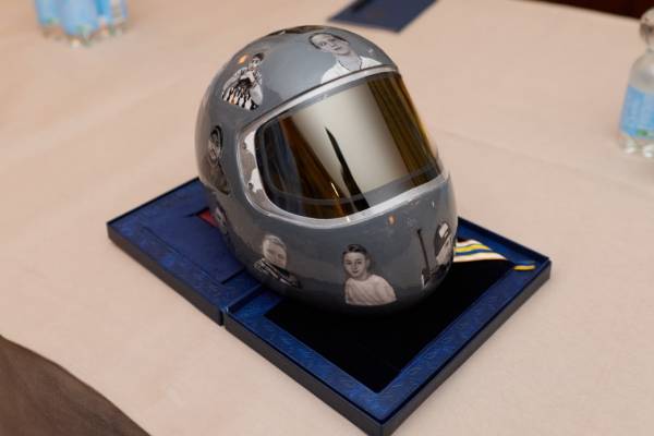 Зеленський відзначив Гераскевича орденом Свободи під час зустрічі: пам'ять важлива. 6 Зеленський відзначив Гераскевича орденом Свободи під час зустрічі: пам'ять важлива. 6