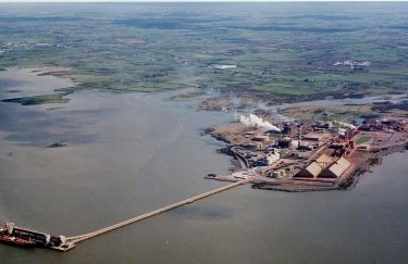 АіФ UA 20 Ірландський завод Дерипаски озброює Росію: постачання глинозему для військової промисловості