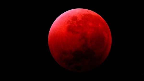 АіФ UA 32 “Кривавий Місяць” відкриє астрономічний 2026 рік: готуйтеся спостерігати