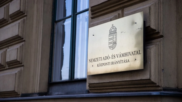 Угорщина видворила сімох українців, затриманих із грошима