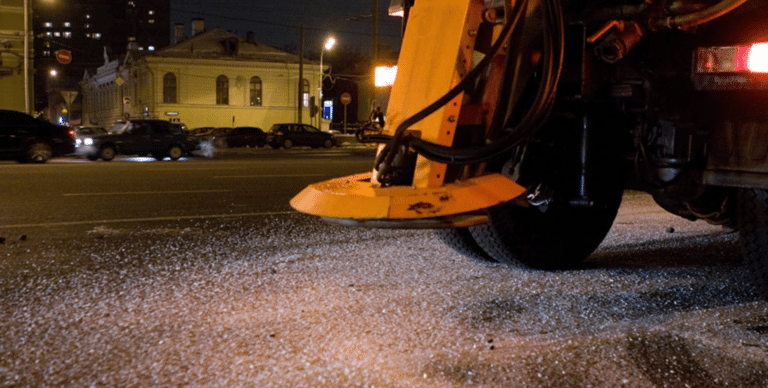Що краще проти ожеледиці на дорогах і тротуарах? 10